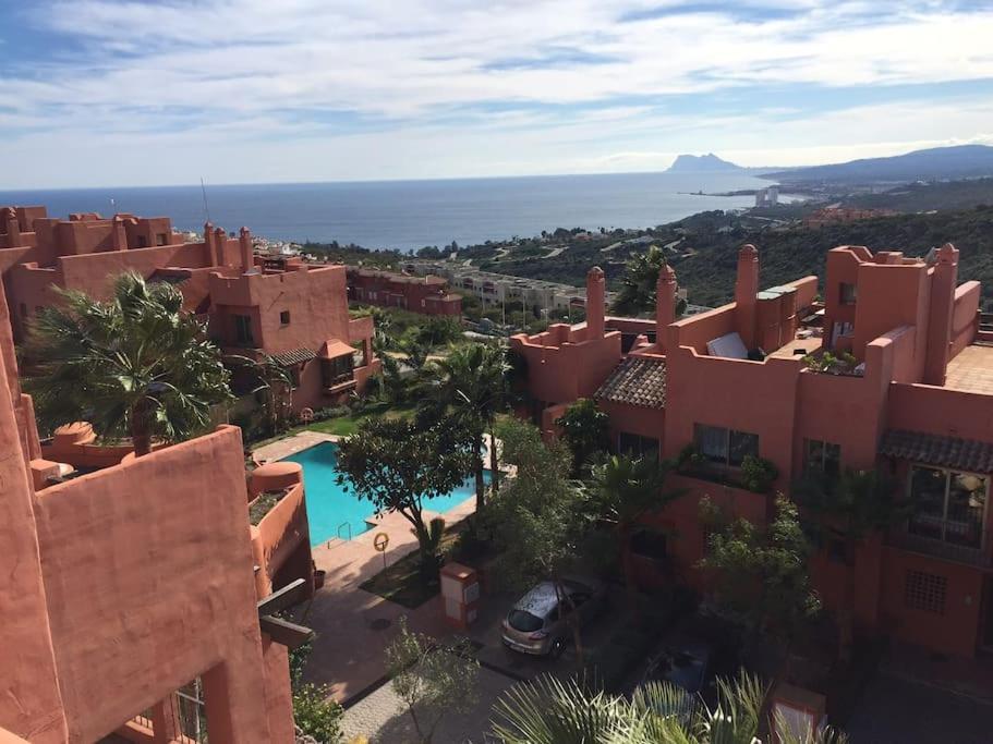 Villa Luxurious Townhouse With Sea Views Manilva Exterior foto