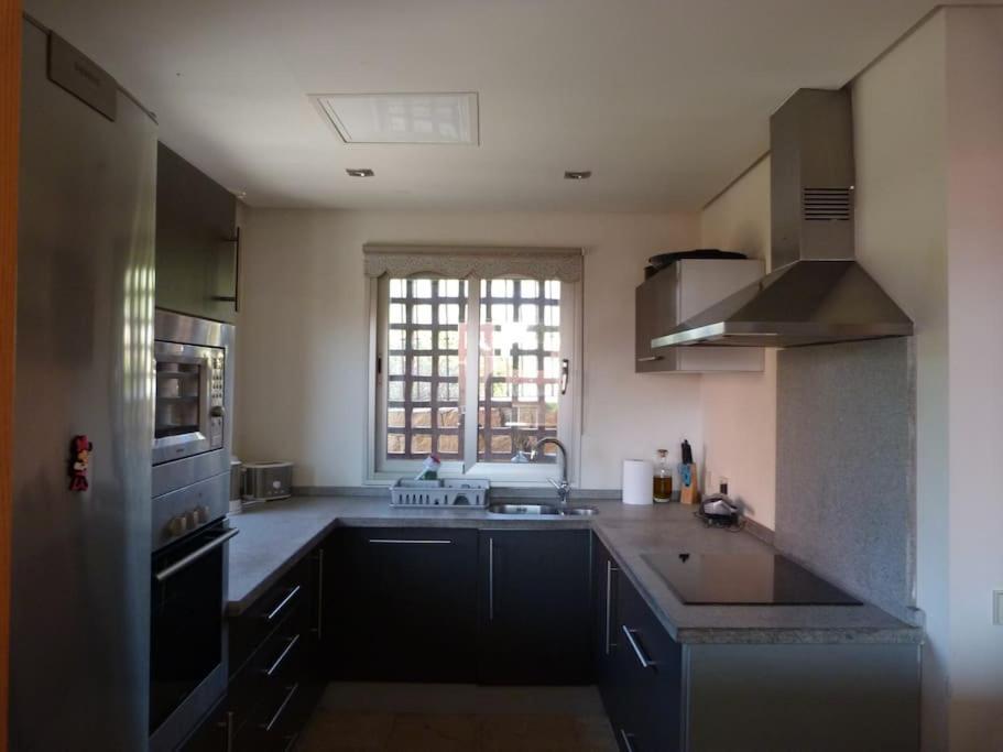 Villa Luxurious Townhouse With Sea Views Manilva Exterior foto